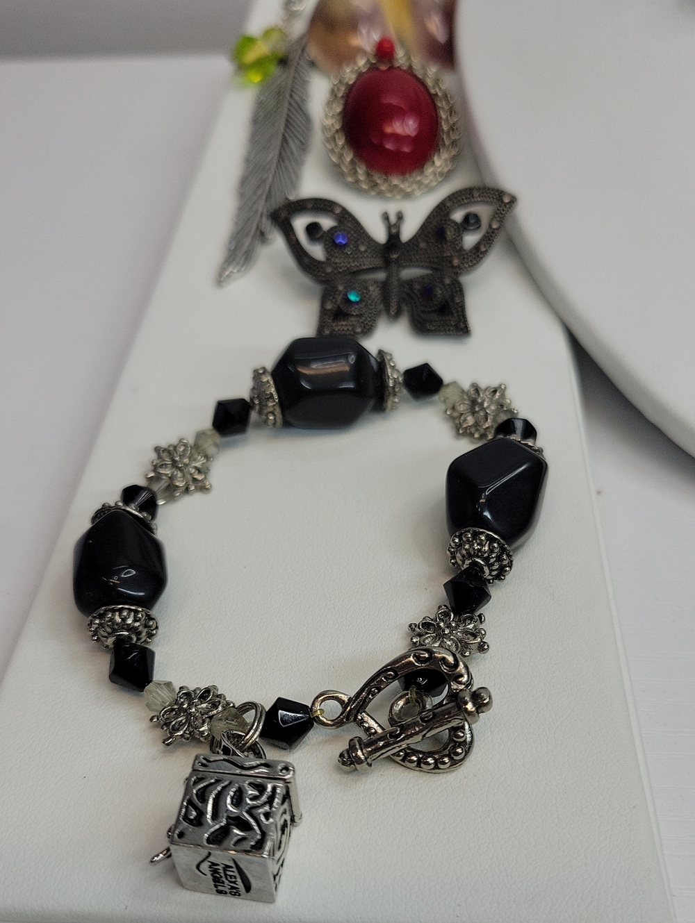 Vintage Jewelry Bundle - Picture 3 of 4